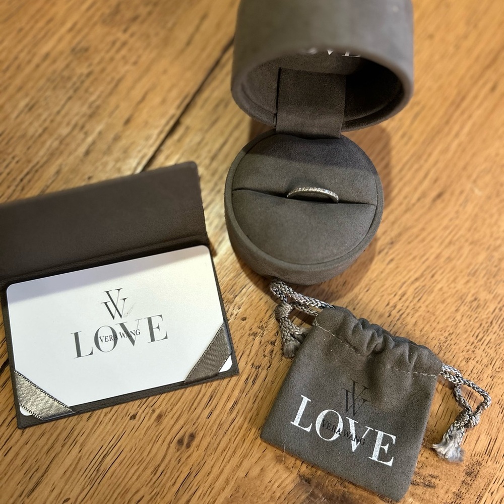 Vera Wang LOVE Silver Ring with Box
